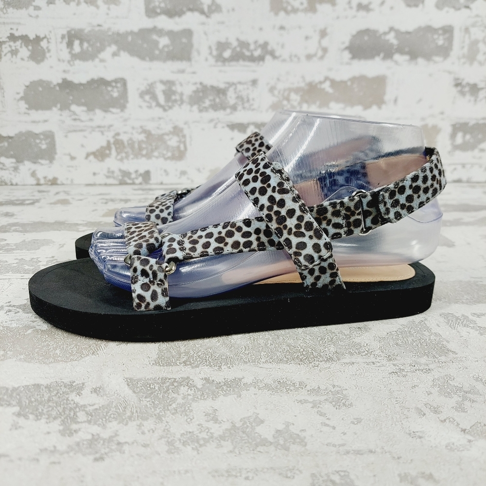 New Stuart Weitzman Women’s Vail Animal Leopard Print Velcro Sandals V59